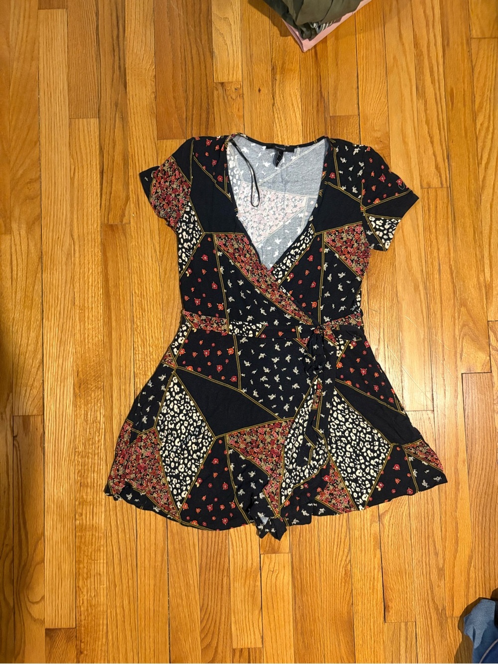 Forever 21 Heather Gray Star Print Top